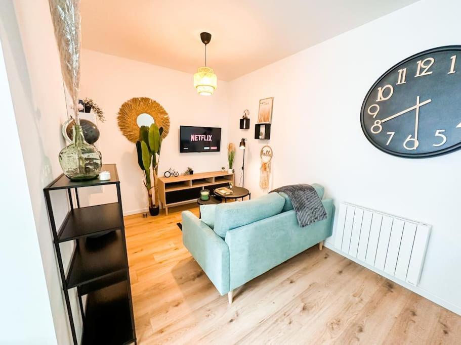 Nouveau ** Le Raffine Au Coeur De Guingamp ** Parking 外观 照片