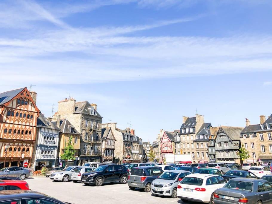 Nouveau ** Le Raffine Au Coeur De Guingamp ** Parking 外观 照片