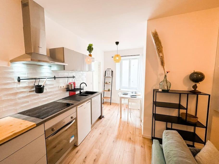 Nouveau ** Le Raffine Au Coeur De Guingamp ** Parking 外观 照片